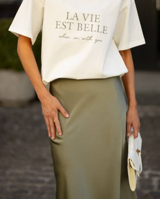 29 Футболка молочна La vie est belle